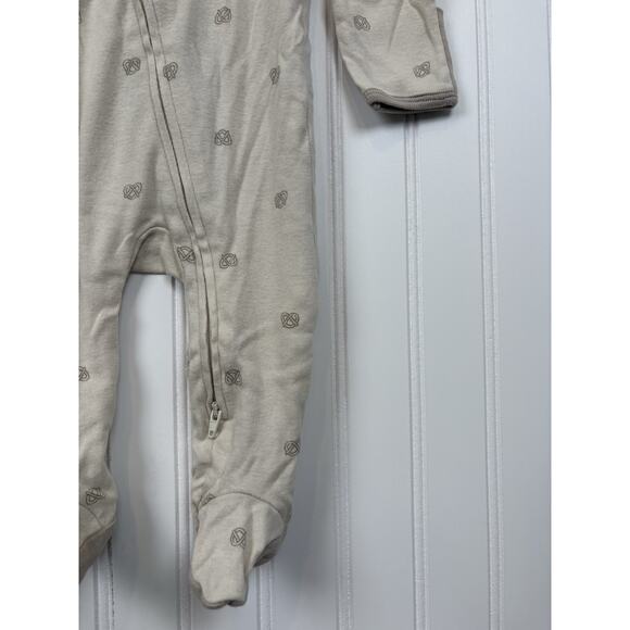 Cloud Island Baby Boy Tan Pretzel Zip One Piece Sleeper Outfit 3-6 Months #155 - Picture 3 of 13